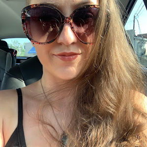 Meet your Posher, Roxanne